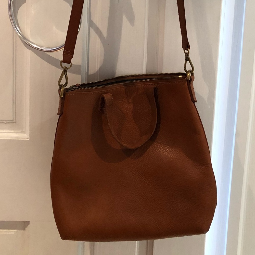 Madewel zip top crossbody